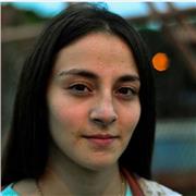 Tutora experimentada en español, ayuda a comprender la gramática, tiempos verbales y pronunciación